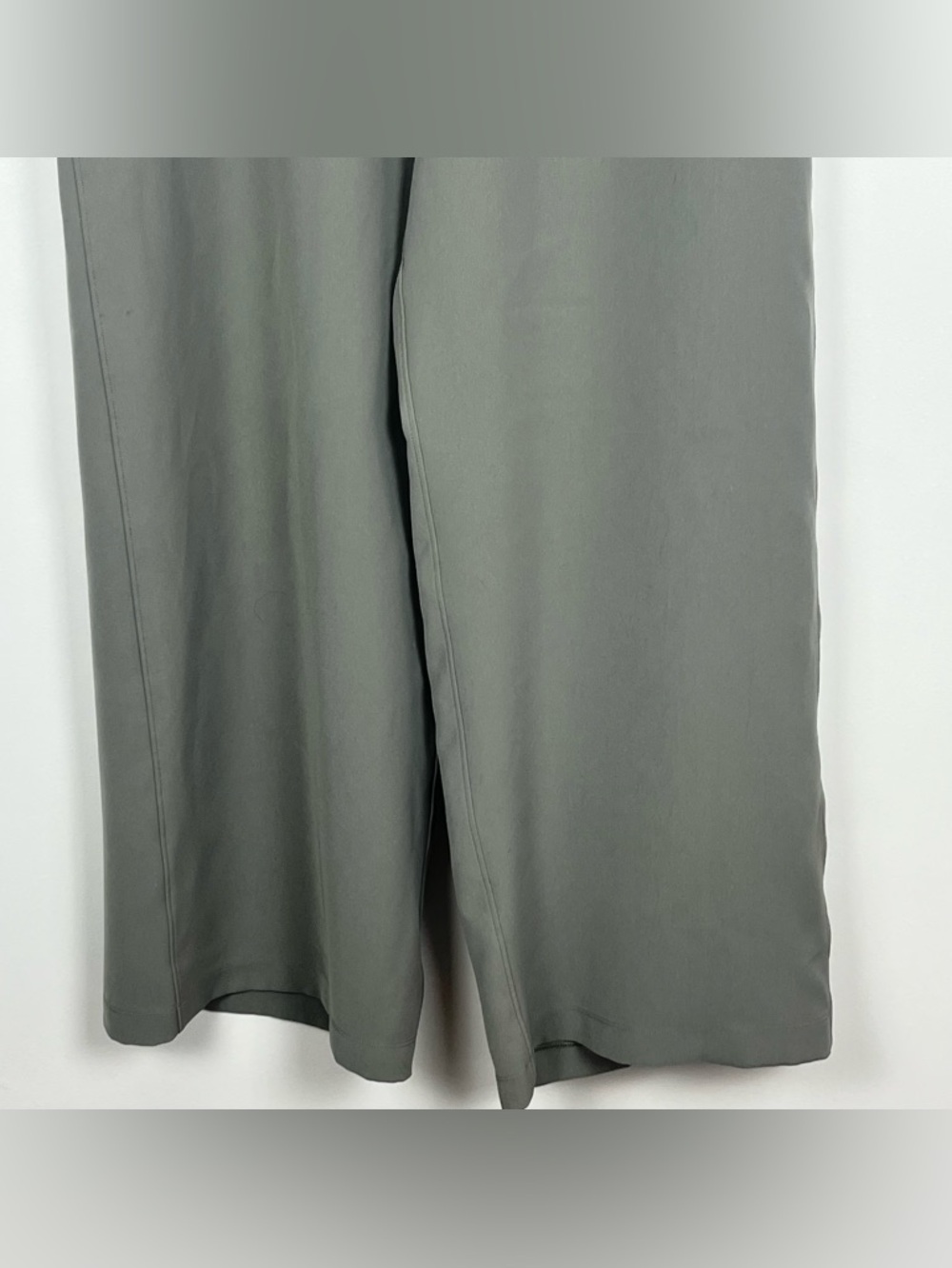 Lululemon On The Fly Wide Leg drawstring waist pull on pants in gray sage, 10. - Picture 3 of 10
